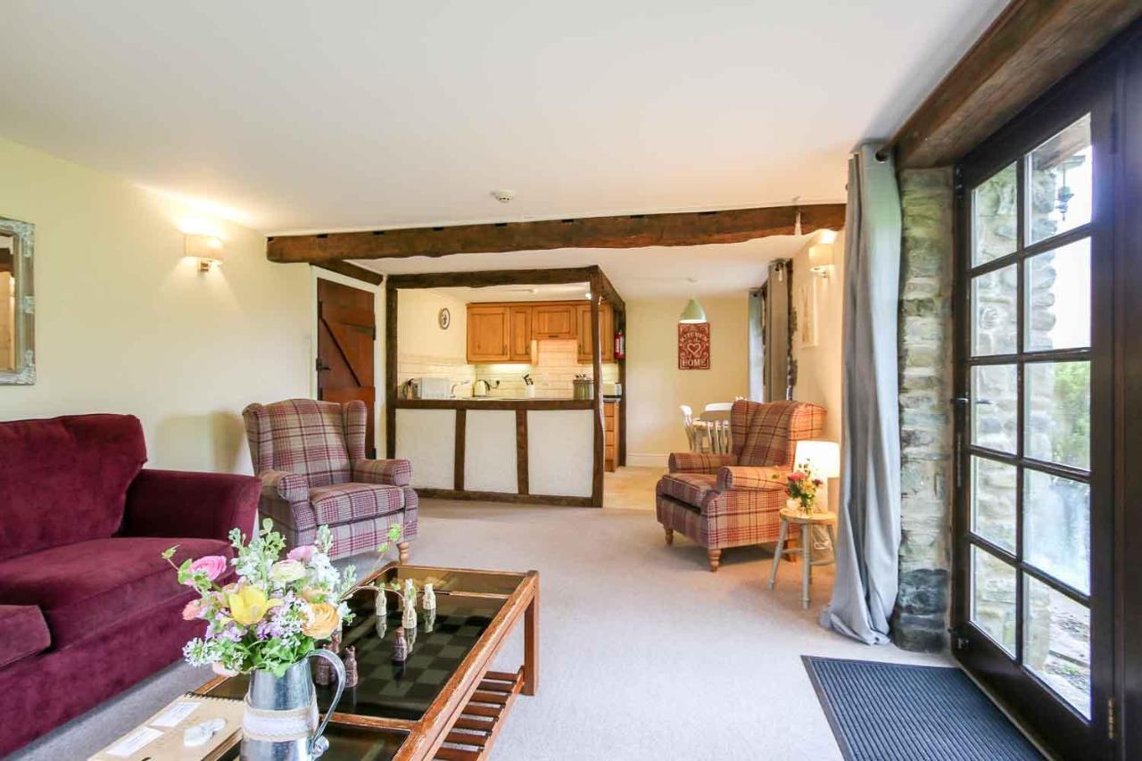 Llanafan-fawr Lake Cottages At Cwm Chwefru מראה חיצוני תמונה