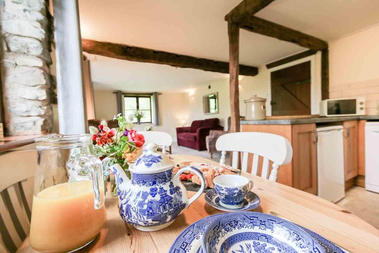 Llanafan-fawr Lake Cottages At Cwm Chwefru מראה חיצוני תמונה